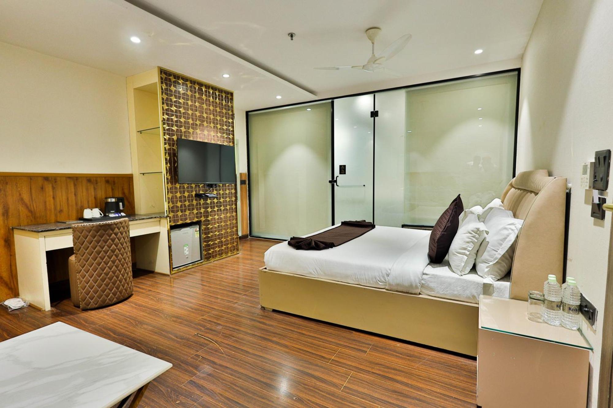 Clay Inn Hotels, Paschim Vihar Dillí Exteriér fotografie