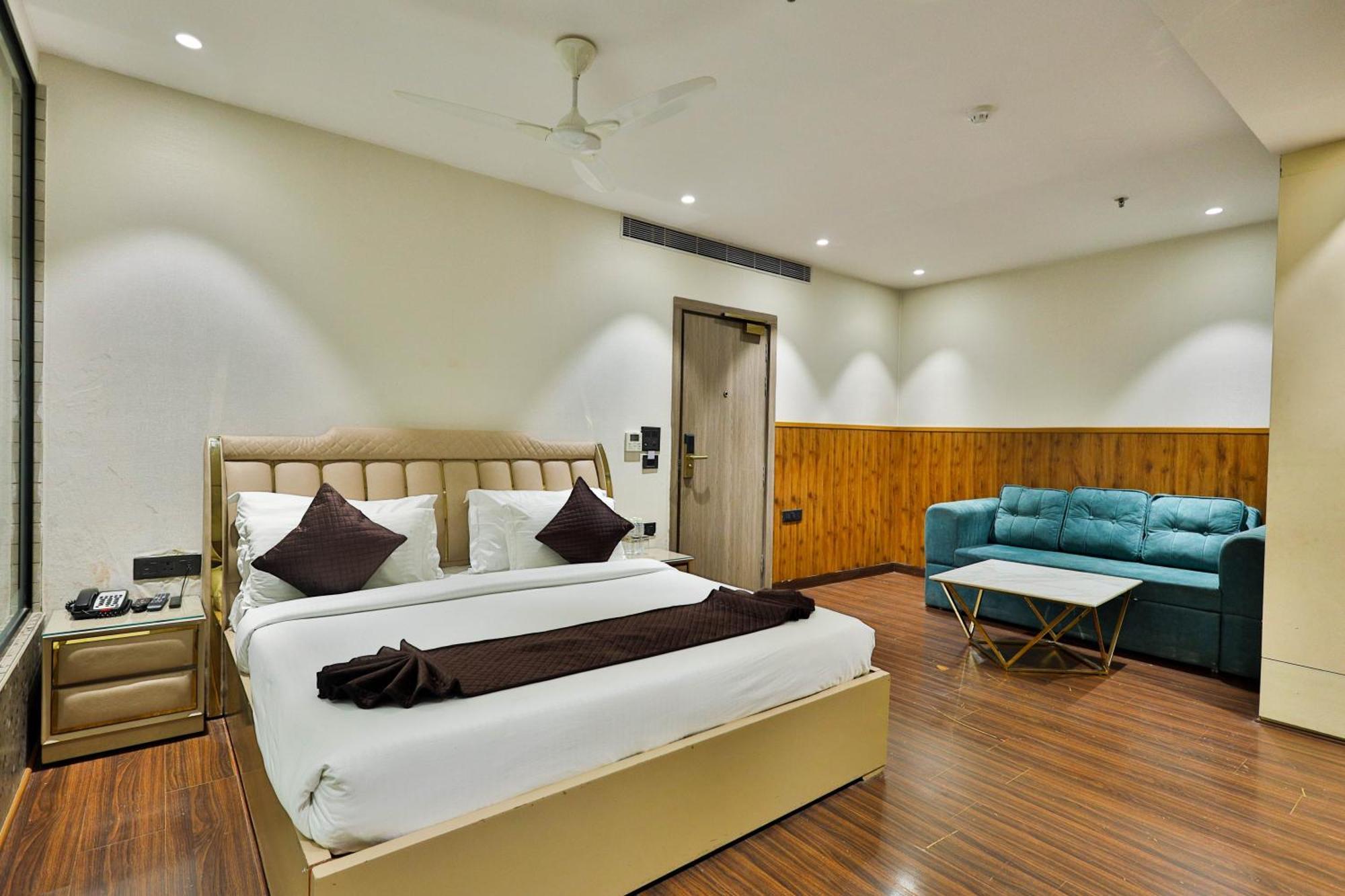 Clay Inn Hotels, Paschim Vihar Dillí Exteriér fotografie